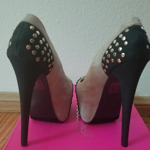 Shoes - Picture 4 of 4
